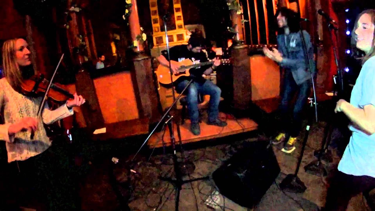 Julia Rainer - Lay Me Down (live) - YouTube