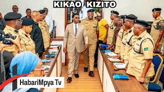 KIKAO KIZITO MAKONDA na MAOFISA wa JESHI la POLISI ARUSHA MUDA HUU, RC AWASILI