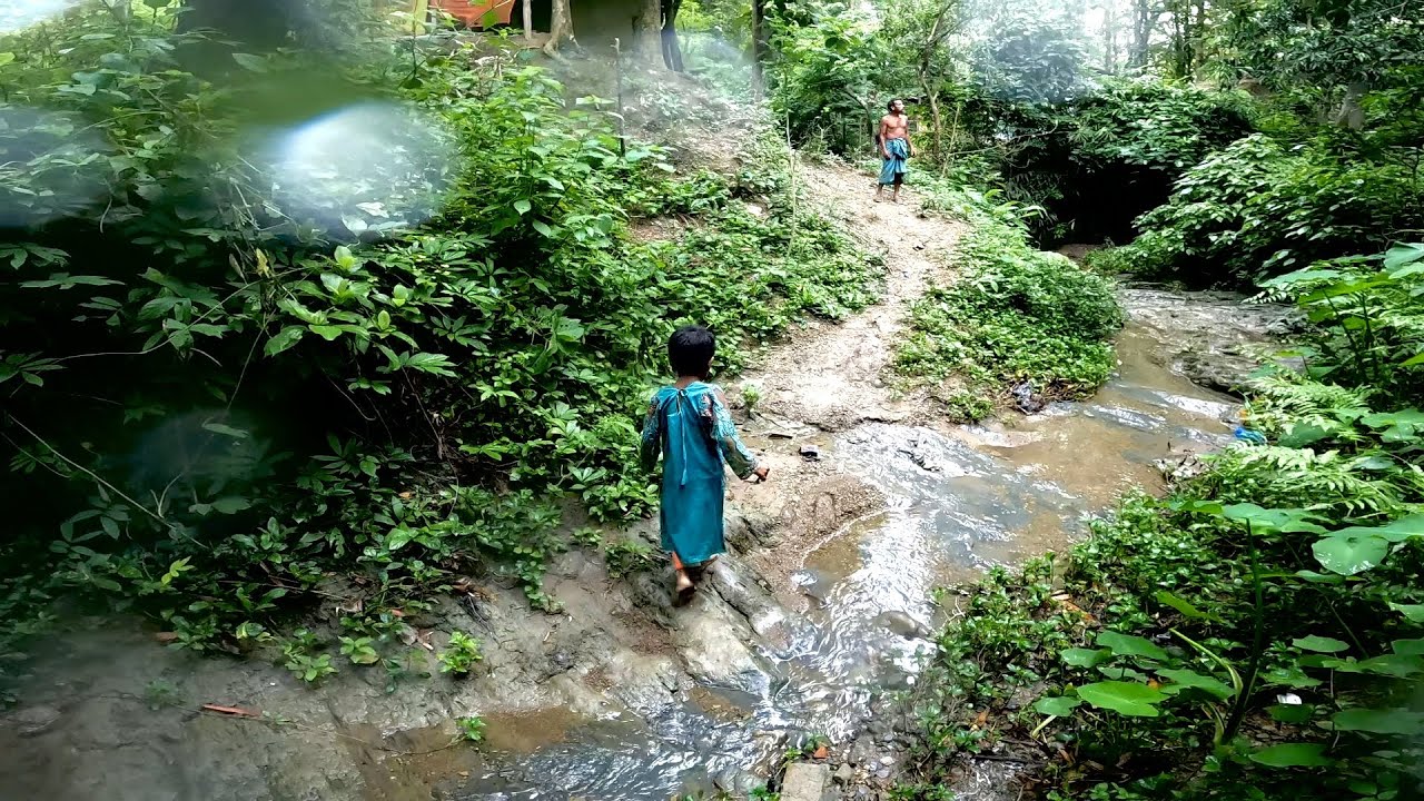 পাহাড়ি জীবনযাত্রার ছবি।