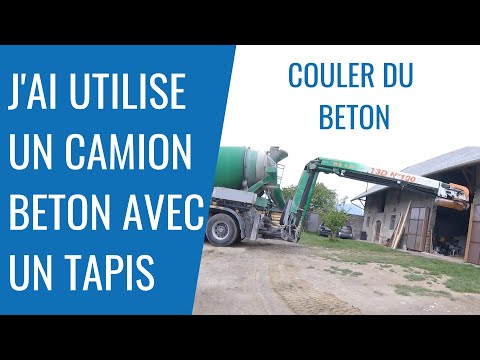 Couler du béton avec un camion tapis