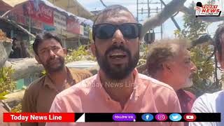 Several vehicles damaged due to falling of Chinar tree, locals angry