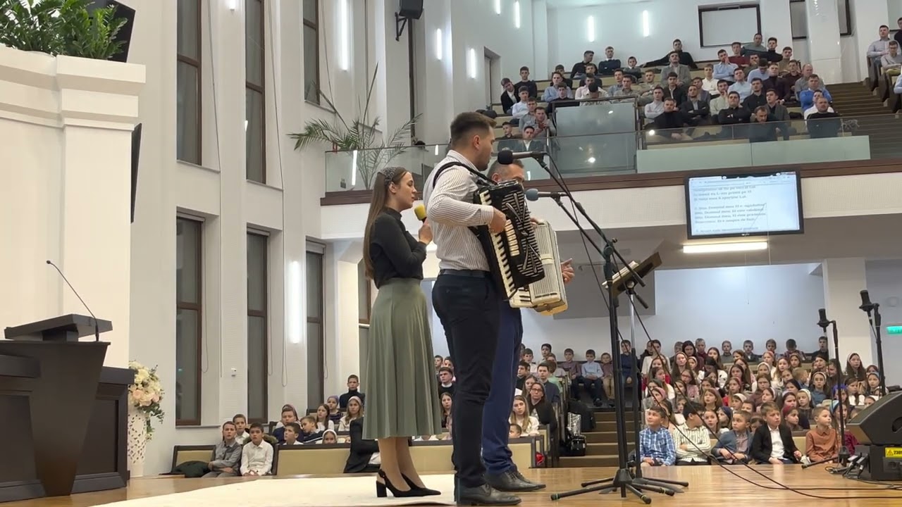 Familia Puha-Fiindcă atât de mult a iubit Dumnezeu lumea