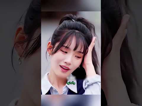 رأت الفتاة الرجل واقف ا أمامها شورت