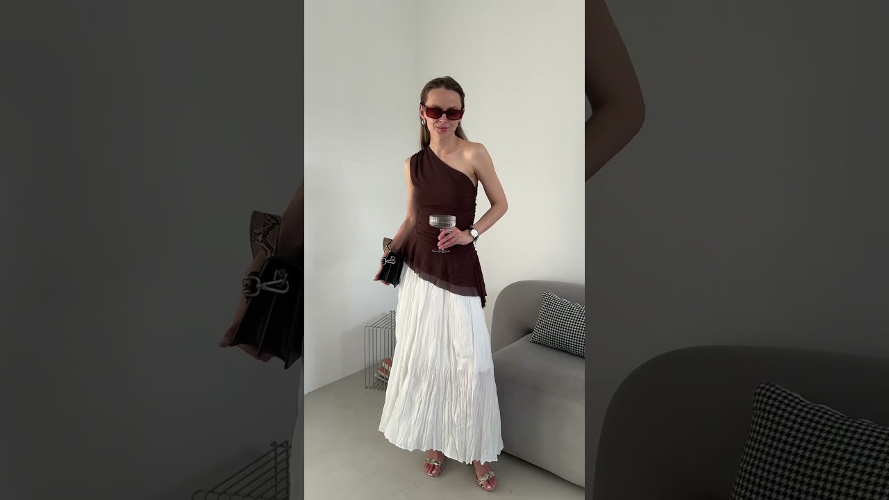 Уверена, с этим топом на одно плечо можно выглядеть классно на любом мероприятии💫WB арт. 409878241