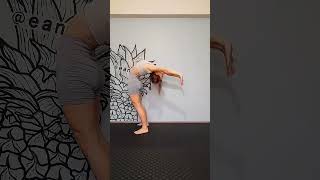 Fall Backbend Easy tutorial 🔥👍 #homeworkout #stretching #shorts #yoga #tips #gymnastics #exercise