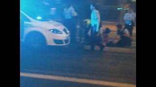 Policía persiguiendo a CHINO BORRACHO DESNUDO // Police and naked Asiatic persecution
