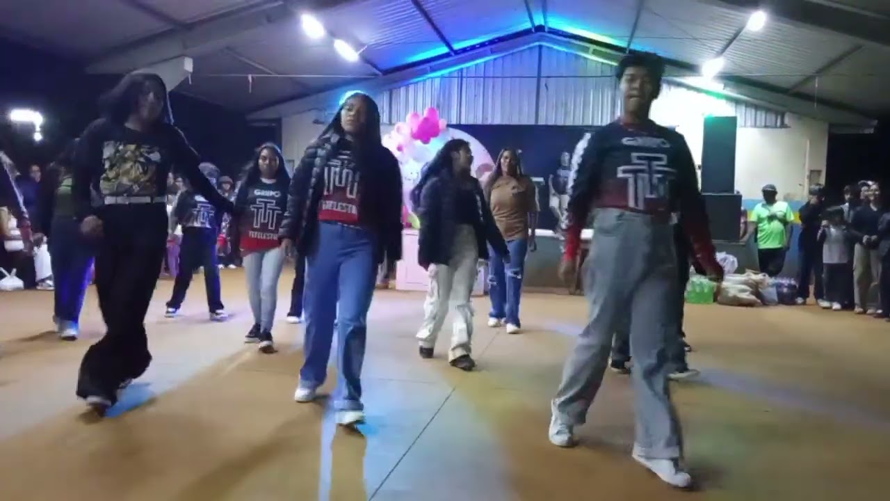 Grupo de dança TETELESTAI ( local : vila nova ) RDC 