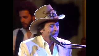 MICKEY GILLEY - LIVE! - The Girls All Get Prettier At Closing Time