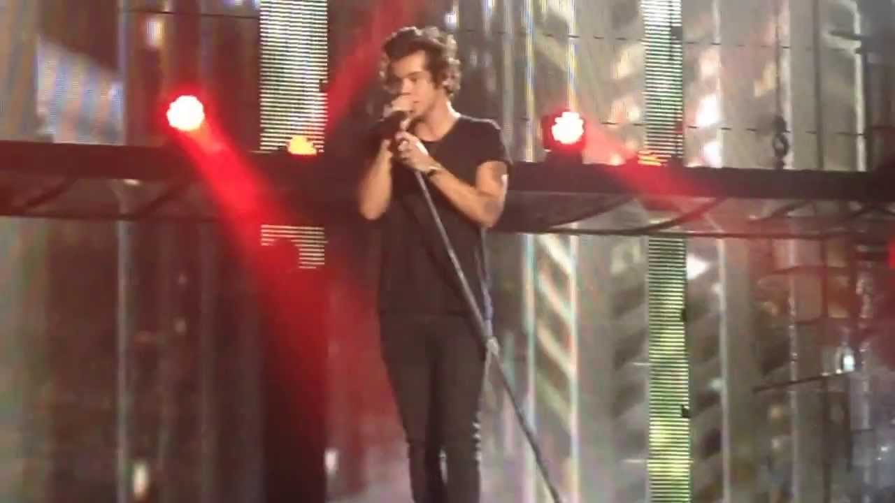 One Direction - Rock Me (Perth 28.9.13)