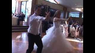 BEST WEDDING DANCE EVER!!! (Ryan and Leah Claxton) :)