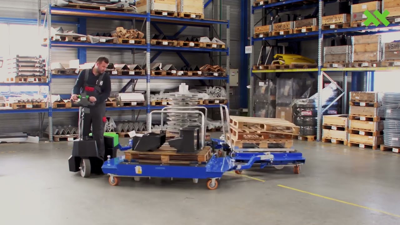 MOVEXX RR3500 platform tug