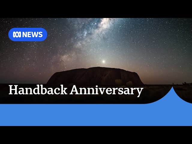PM commemorates 40 years since Uluṟu’s handback | ABC NEWS