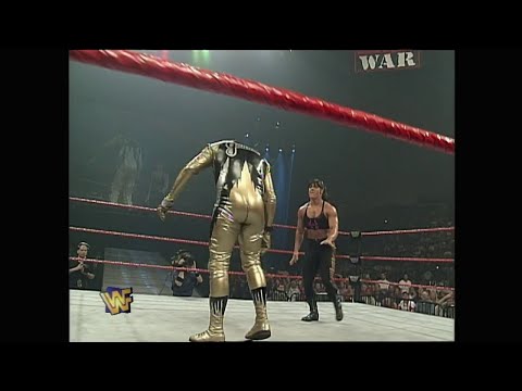 Big Pop for Chyna nailing her 1st Hurricanrana on Goldust! 1997 (WWF)