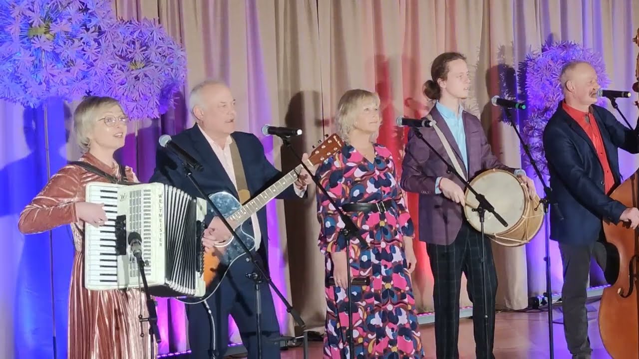 Bernardo Brazdžionio „Baltos ievos“ | Romansas | „Apynėlis“