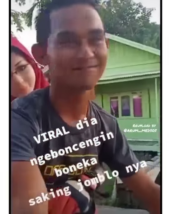 VIRAL!!! PRIA BONCENGIN BONEKA SAKING JOMBLONYA