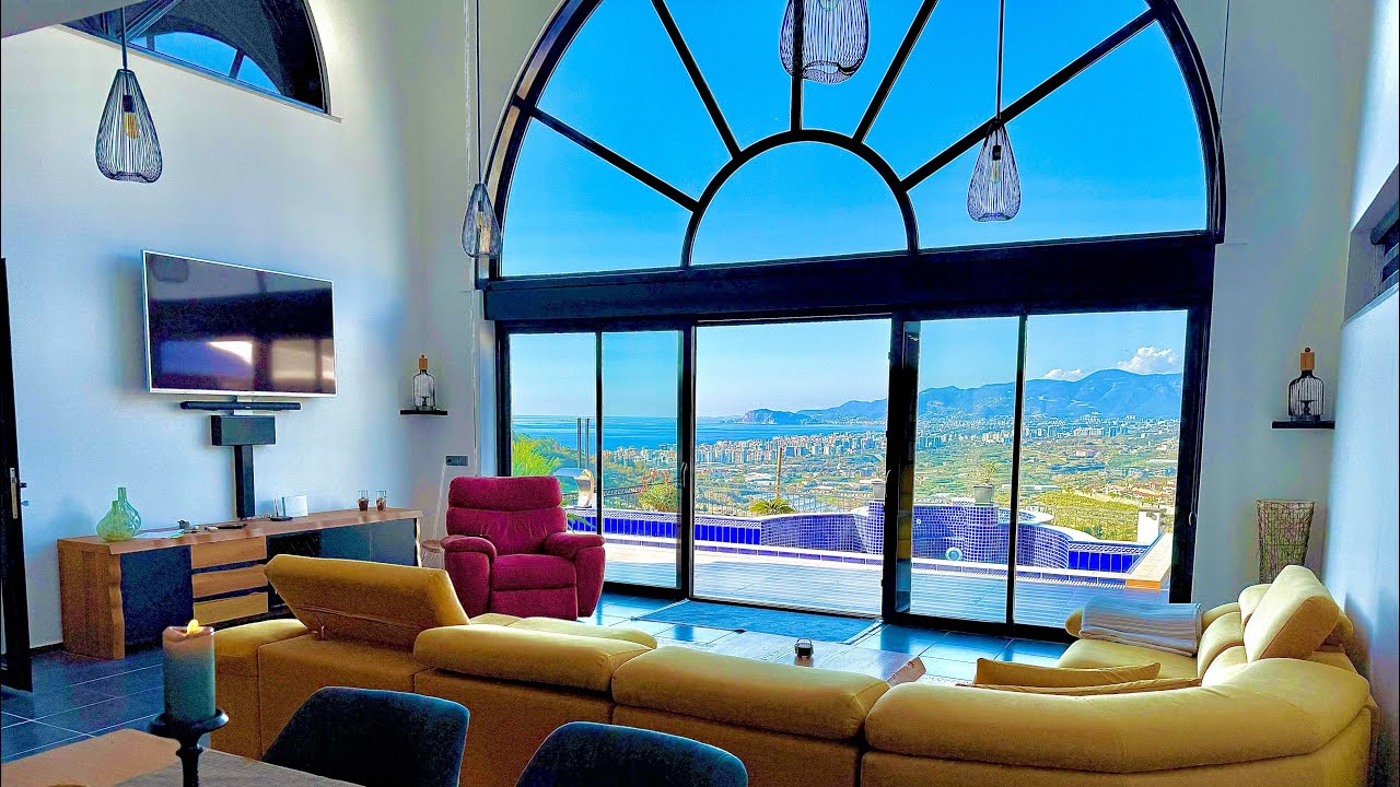 Zeitlose Eleganz: Einzigartige Meerblick-Villa in Alanya mit Rundbogenfenstern
