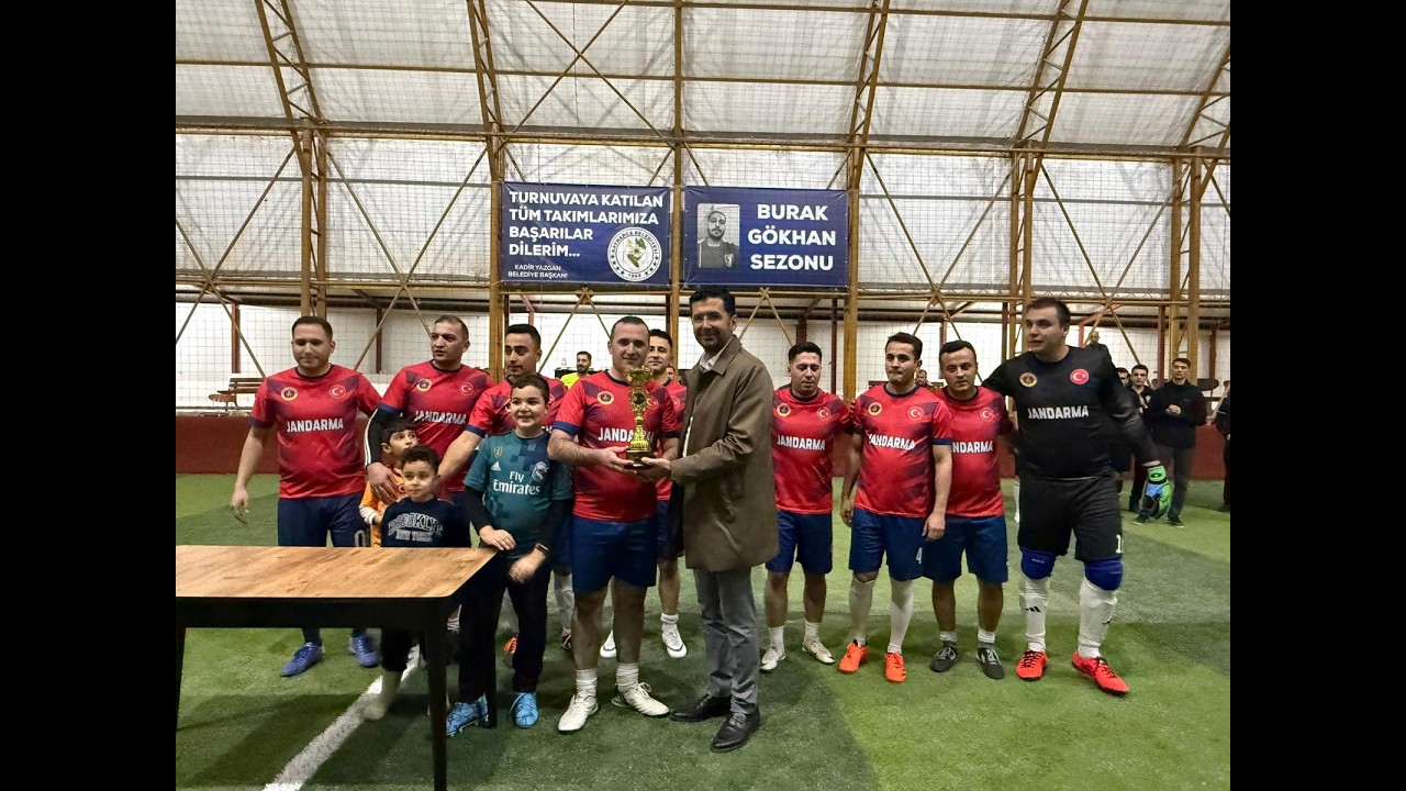 Kaynarca Kurumlar Arası Turnuva’nın şampiyonu Jandarma oldu