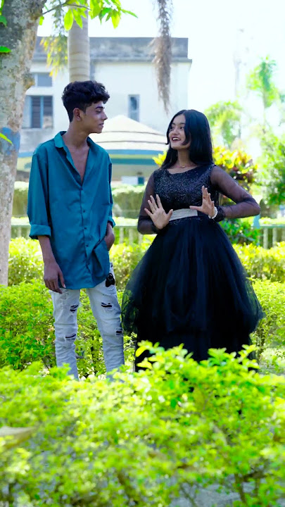 Kamariya Gole Gole Dole Raja Ji #palligramtv #Sofik&Thina #love