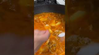 돼지고기찌개 감자가들어간찌개 고추장매운맛으로~