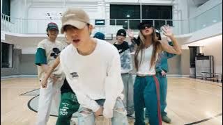 B.I - Tasty Dance Practice Mirror