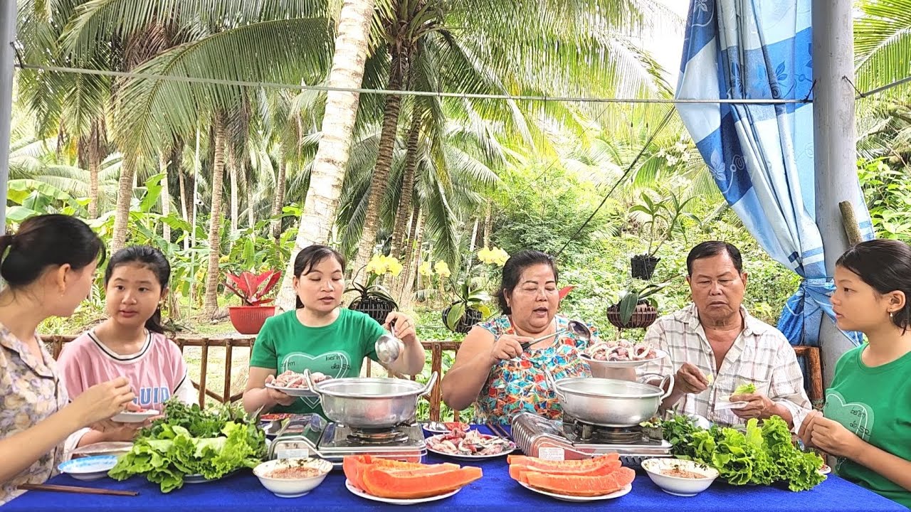 Em Gái Đơn Thân Thèm Món Cá Nhúng Giấm Lâu Ngày Ăn Món Này Thấy Thiệt Là Ngon | TKQ & Family  T1909