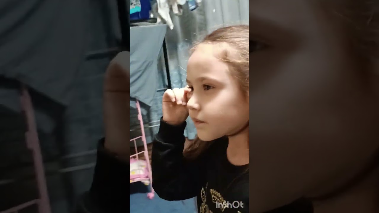 Умная колонка Яндекс Алиса (станция Лайт).  Говорит ли на других славянских языках? А на тюркских?