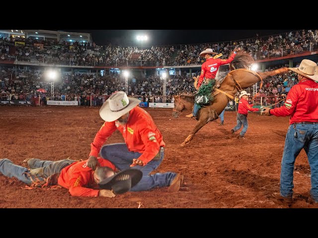 Cavalos Indomáveis - Rodeio em Cutiano Colorado 2018 