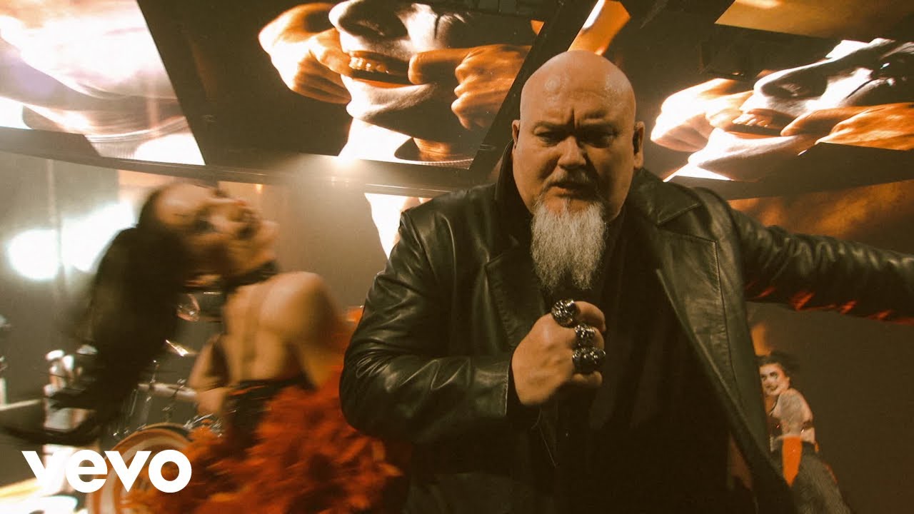 Lost Circus - This Place Is Mad