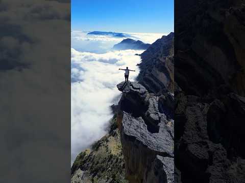 صباح الاجواء الشتوية من قمة جبل شمس اعلى قمة جبلية في الخليج تصوير محمود التوبي سلطنة عمان