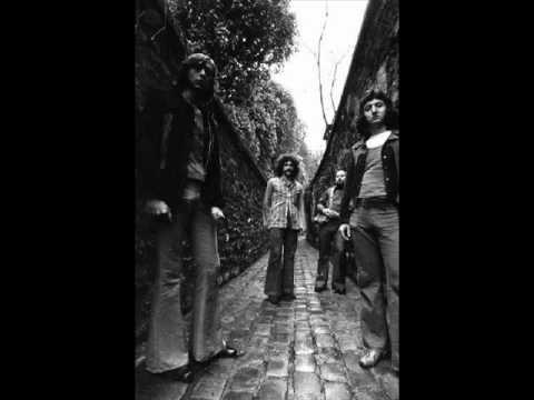 Dynastie Crisis - Le fantôme
