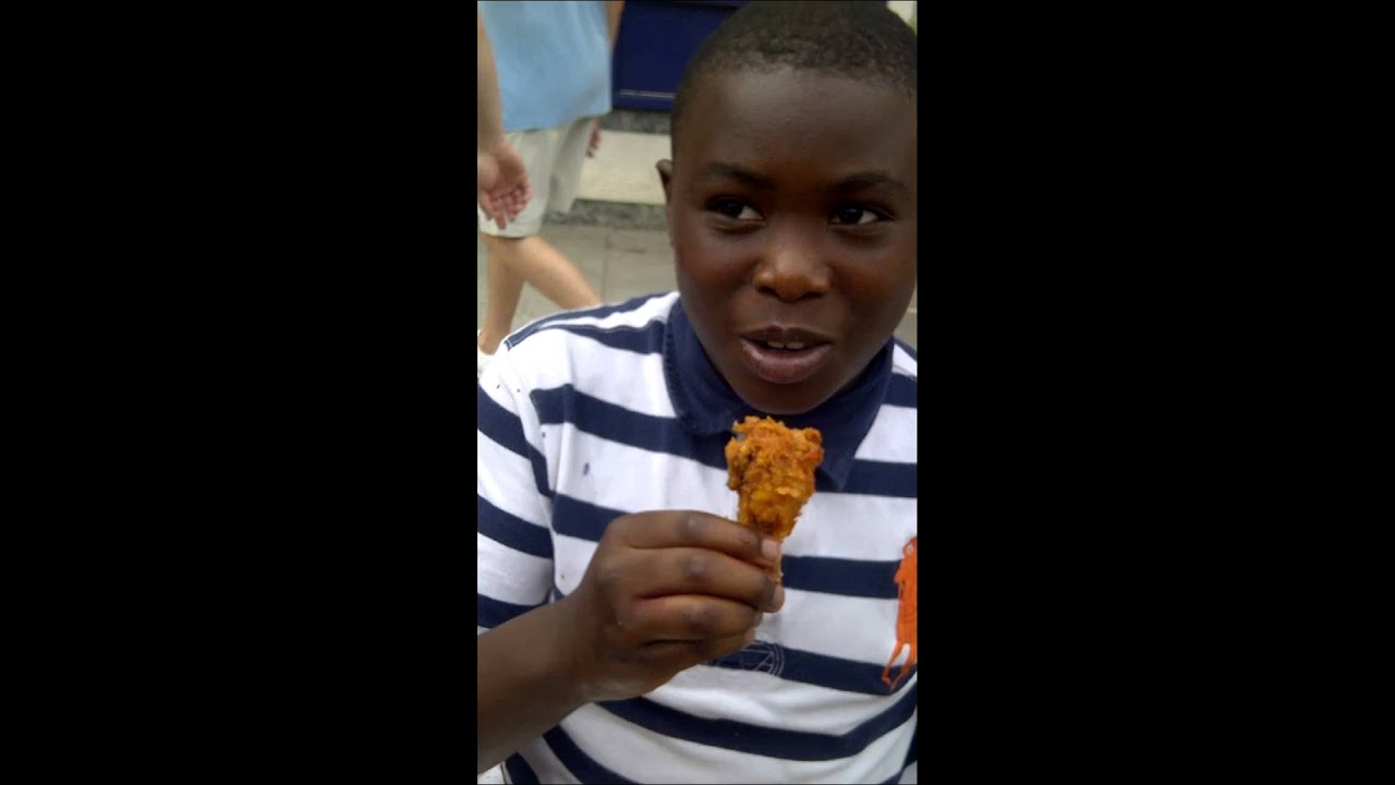 fastest chicken eater - YouTube