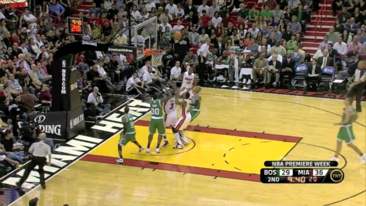 Worst lay up ever by Rajon Rondo ! [HQ] - YouTube