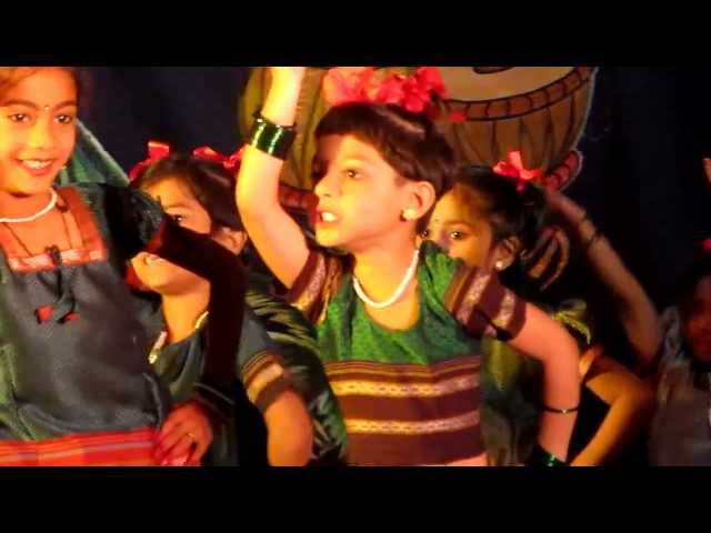 Navachi Gojiri Marathi Song - Children Performing in Group Dance by Komal Pawar (age- 7yrs) class=