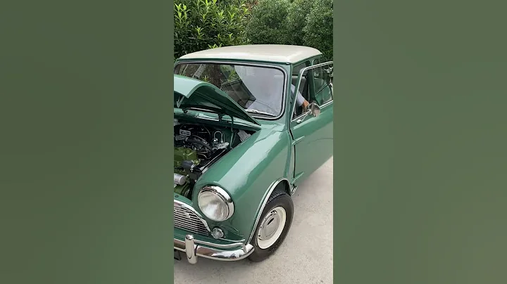 Listening to the 1964 Austin Cooper S 1071cc engine