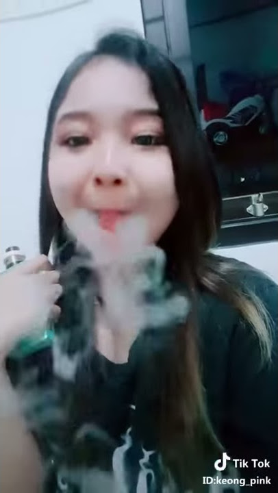 Cewek vape