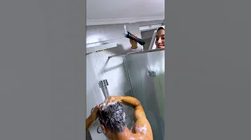 مقلبت زوجي فى الحمام تحت الدش 