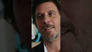 Siz De Bana Mı El Vereceksiniz?