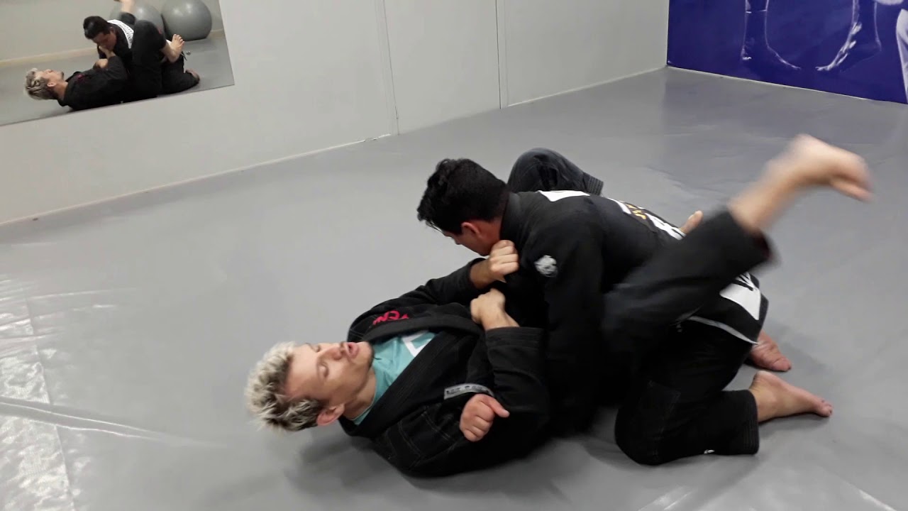 Armlock da guarda com variação para o armlock X. - YouTube
