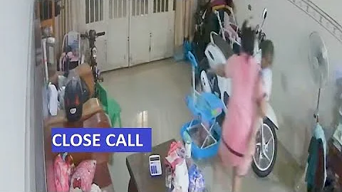 Quick-thinking mom saves child just seconds before home ceiling collapse