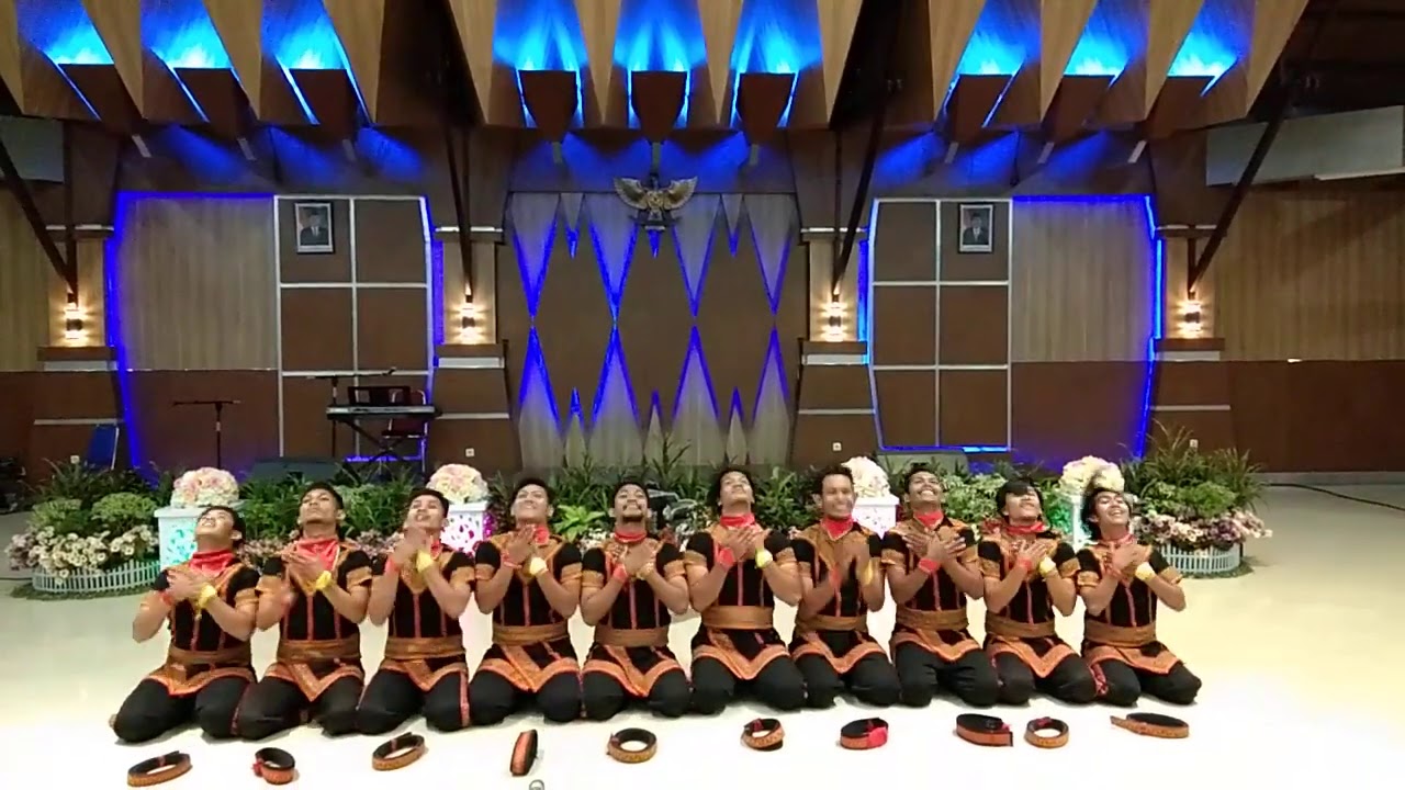 TARI SAMAN GAYO (Sanggar Seni Seulaweuet) DI RUMAH DINAS POLDA BANDA ACEH.