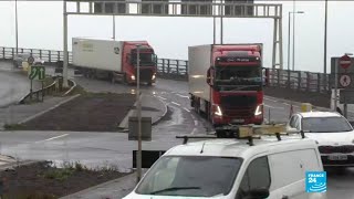 Covid-19 au Royaume-Uni : bloqués à Douvres, les chauffeurs routiers s'impatientent