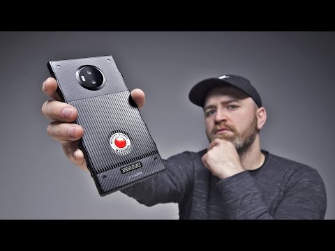 Video: RED Presented A "holographic" Smartphone