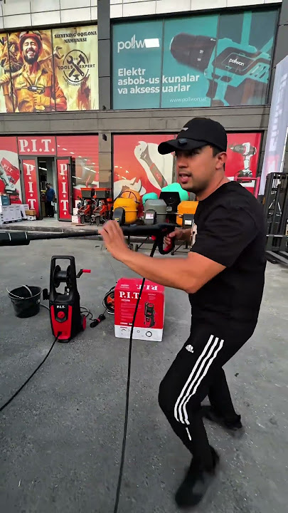 Anoreksik mushuk Achinskda talabalar jinsiy aloqa qilishni xohlashadi.