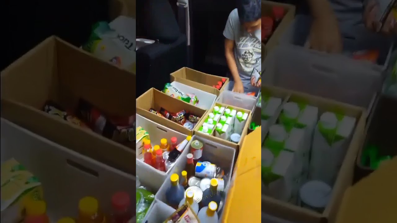 Rolling store in Japan, Pinoy products on your door. 