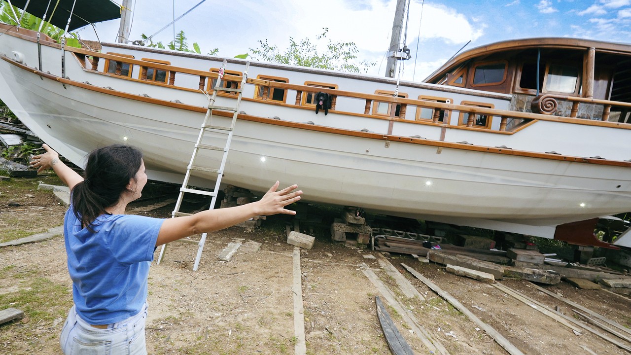 Rescued wooden boat restoration: Underwater Lights, Camera, Action! — Sailing Yabá 195