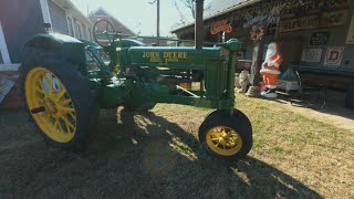 1937 John Deere Model 'B' drive home from town. 1937 John Deere Model 'B' drive home from town.
