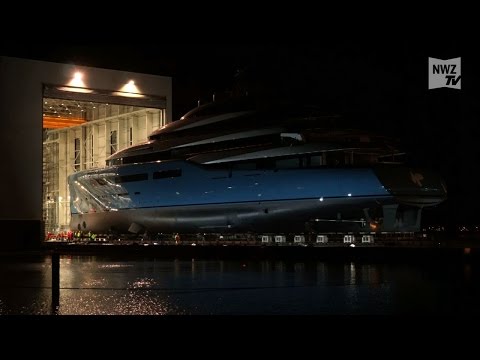 Mega-Yacht in Lemwerder verladen