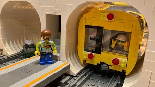 Lego metro/subway controlled with Powered Up 88007 color sensor
