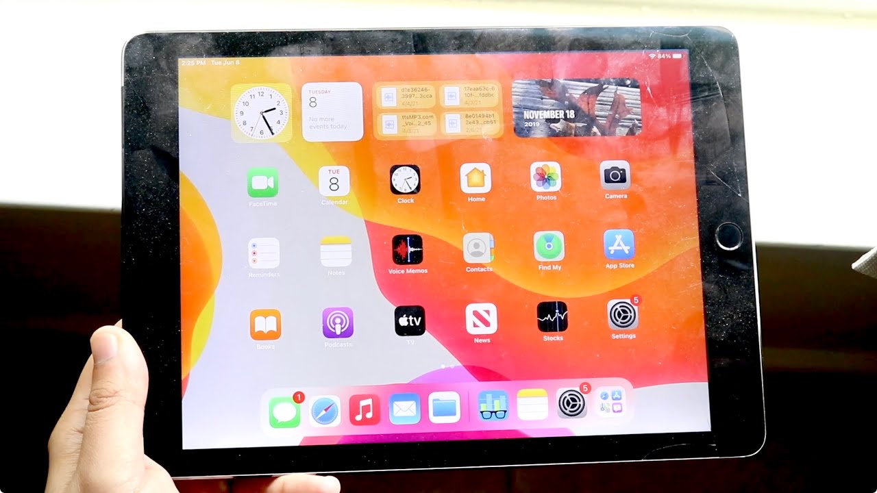 iPadOS 15 On iPad Air 2! (Review) - YouTube