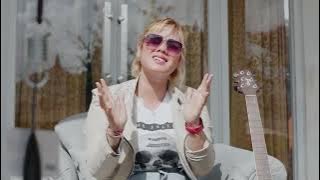 LARISA  _  Main Hati